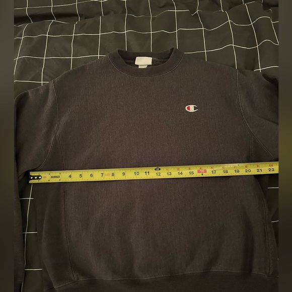 Champion reverse weave crewneck (unisex) ☑️ - Picture 2 of 5